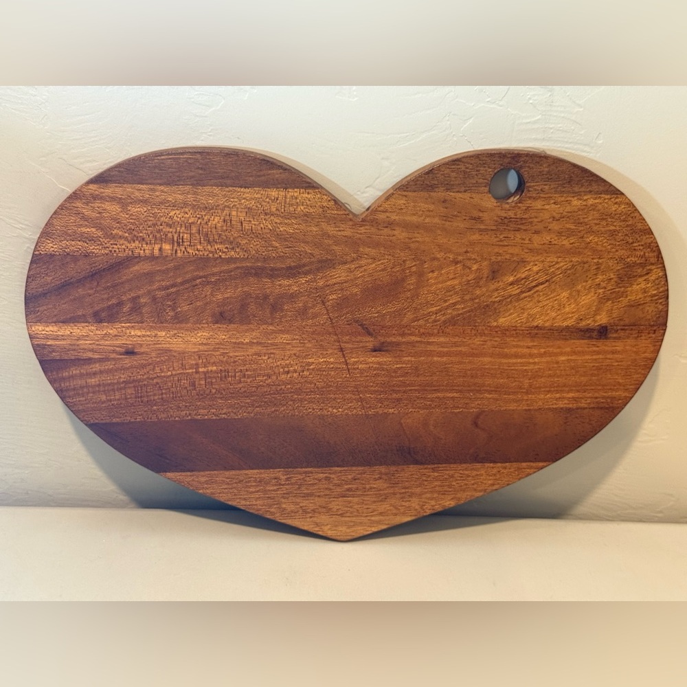 Vintage Teak Heart Shaped Wooden‎ Charcuterie Board Cutting Board Wall mount